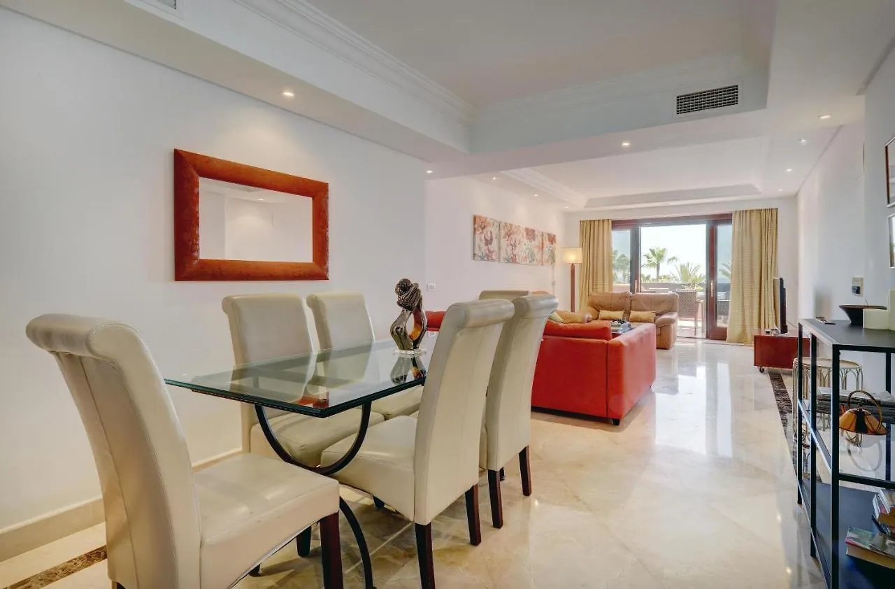 Exclusive Frontline Beach Penthouse Estepona Casa de Férias