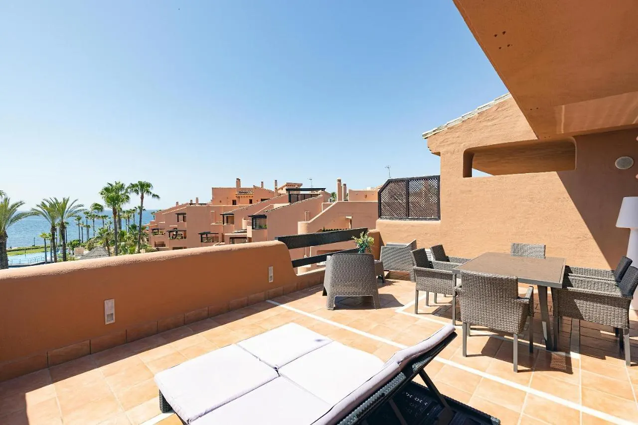 Exclusive Frontline Beach Penthouse Estepona Casa de Férias