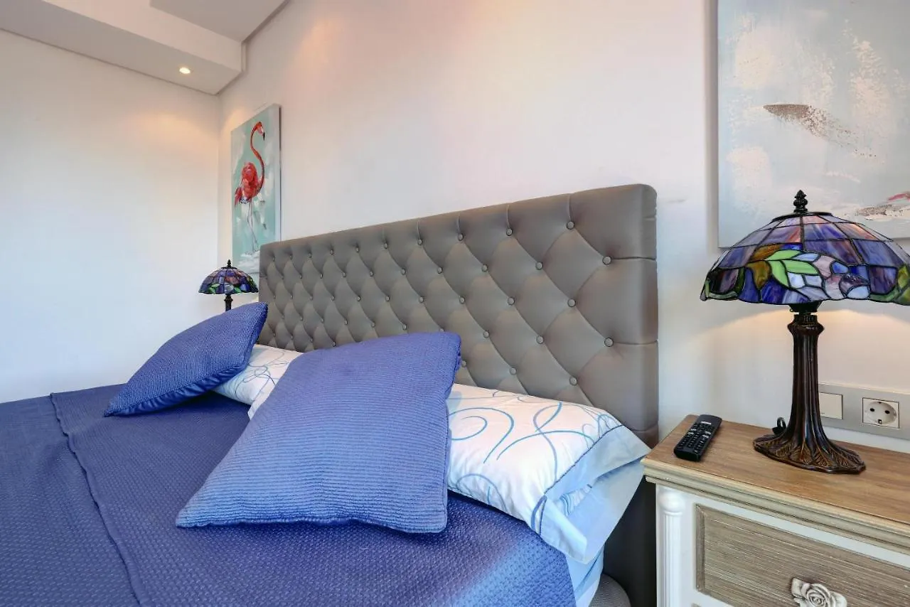 Casa de Férias Exclusive Frontline Beach Penthouse Estepona